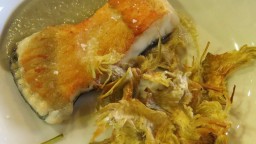 Recepta de cuina de Turbot amb crema de carxofes